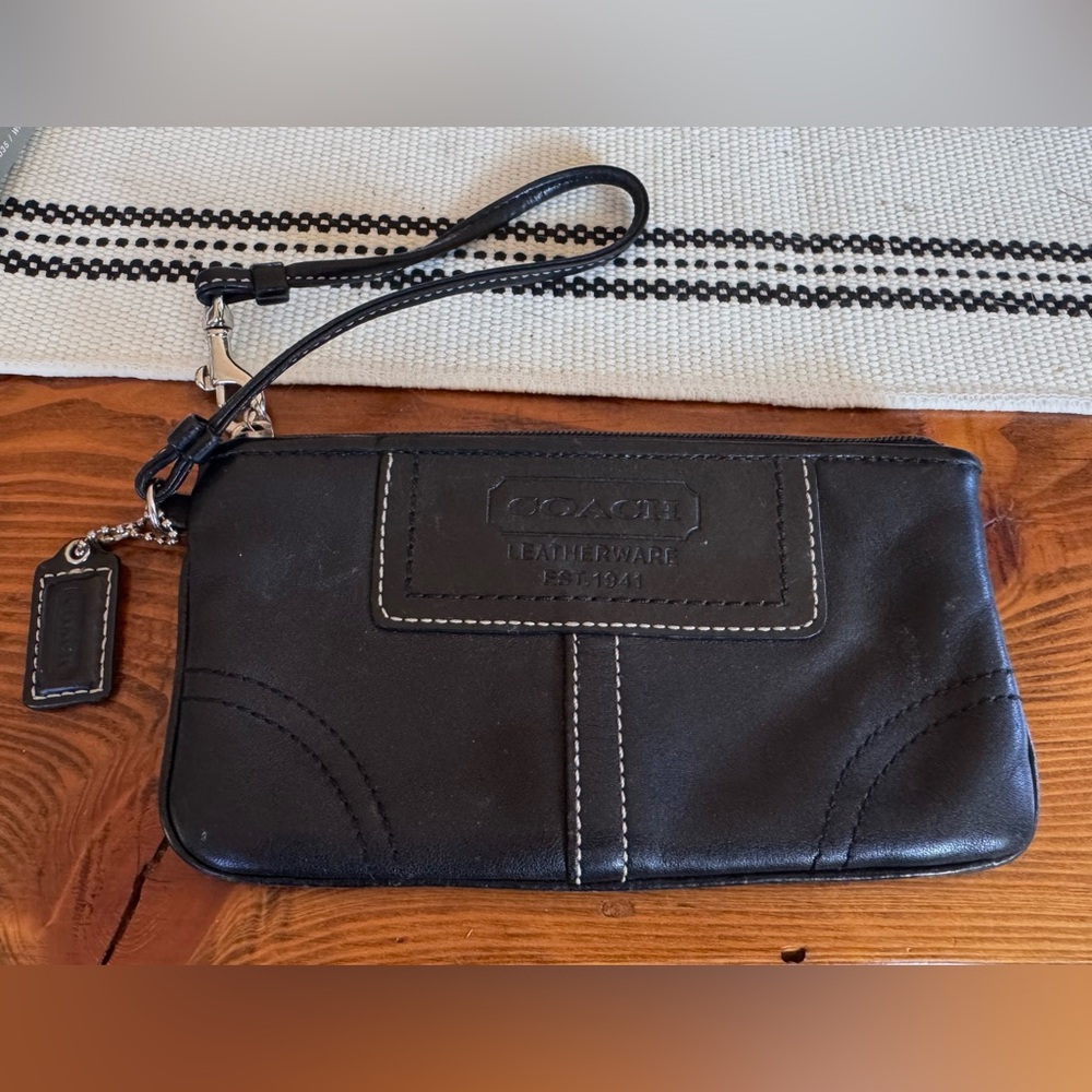 Vintage Early 2000s Coach Black Leather Wristlet Wallet Clutch Y2K